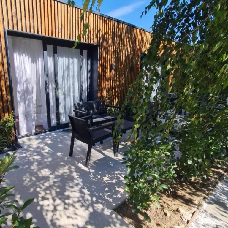 Garden Apartments - Porodična Soba (sa Pogledom na Baštu) - 12
