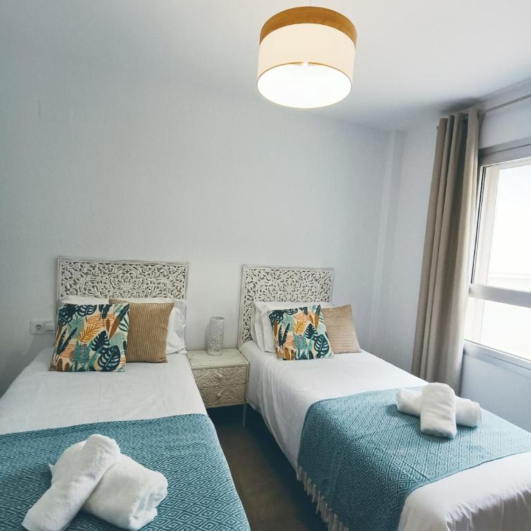 Sunny Golf - Deluxe Two-Bedroom Apartment with Garden View - 13