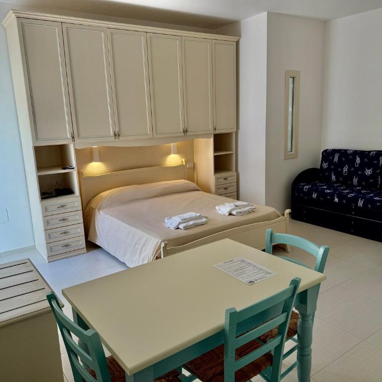 Baia Sangiorgio Hotel & Beach Club - Camera Familiare per Ospiti Disabili - 2