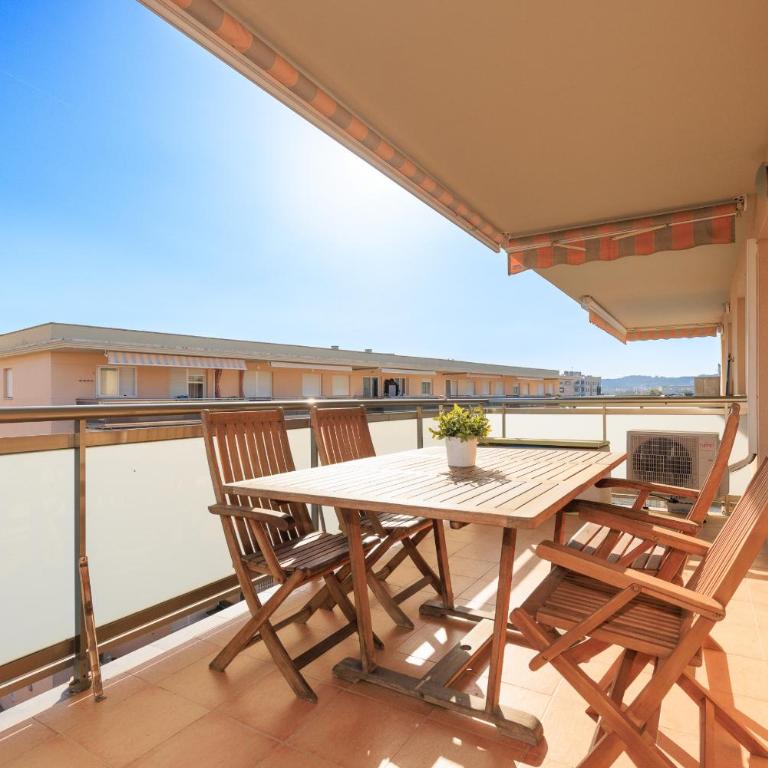 MALDIVAS I Apartment - Two-Bedroom Apartment with Balcony - 5