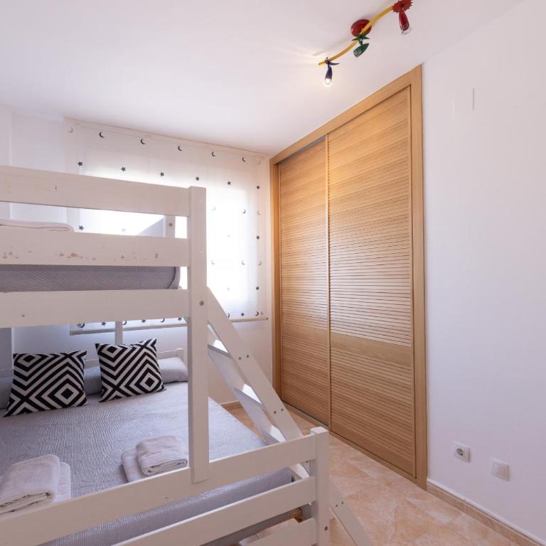 MALDIVAS I Apartment - Two-Bedroom Apartment with Balcony - 23