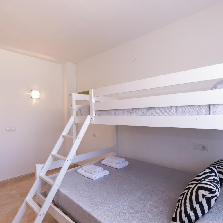 MALDIVAS I Apartment - Two-Bedroom Apartment with Balcony - 24
