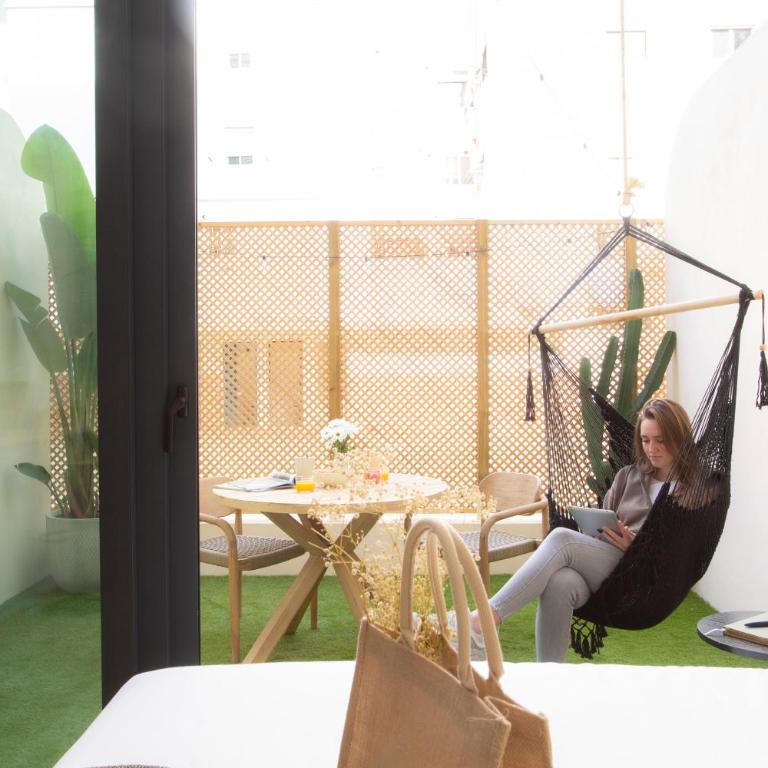 Nomad Haux Mestalla - Double Room with Terrace - 12
