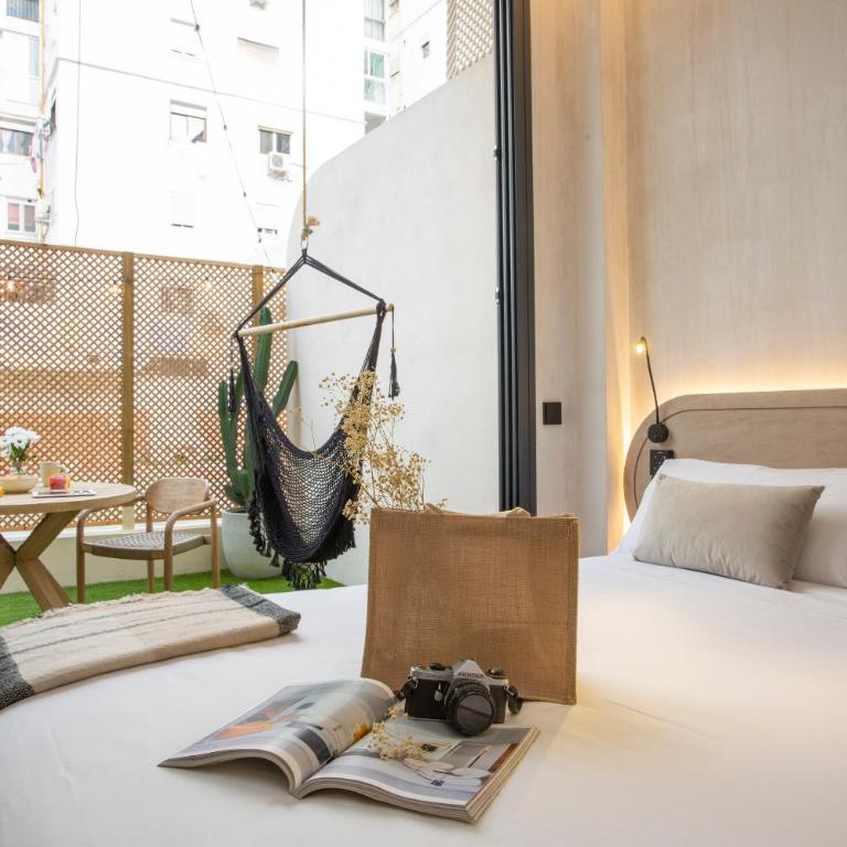 Nomad Haux Mestalla - Double Room with Terrace - 13