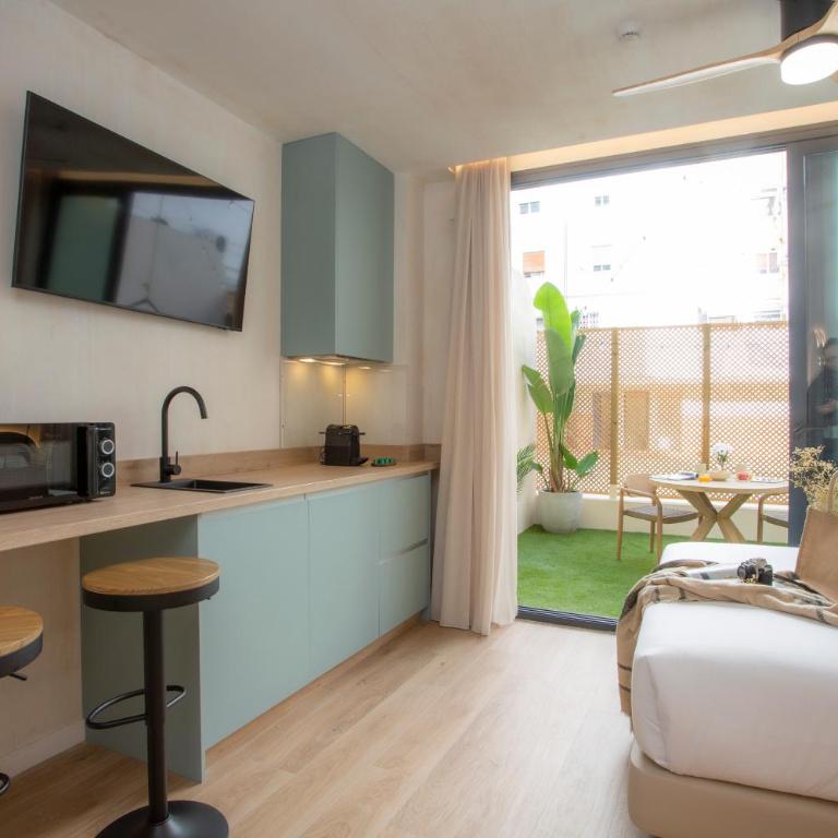 Nomad Haux Mestalla - Double Room with Terrace - 14