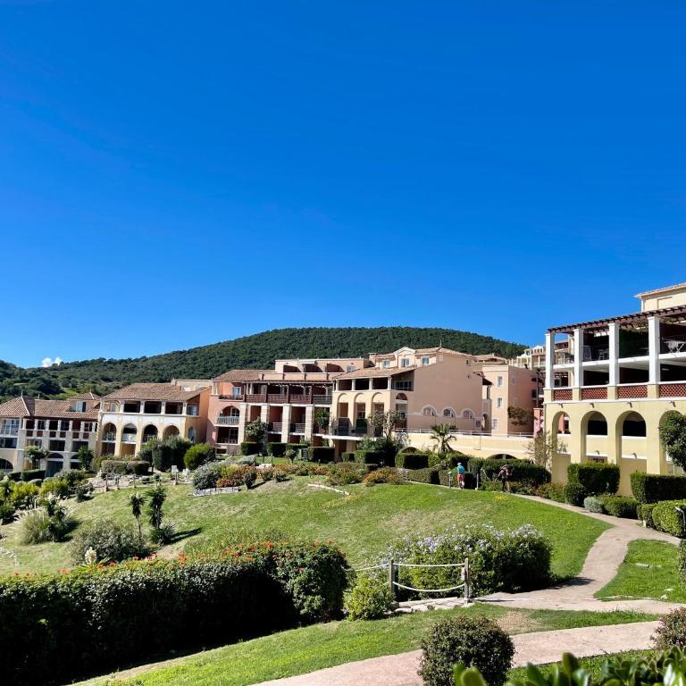 Village cap Esterel, piscine, plage - Apartamento con terraza - 44