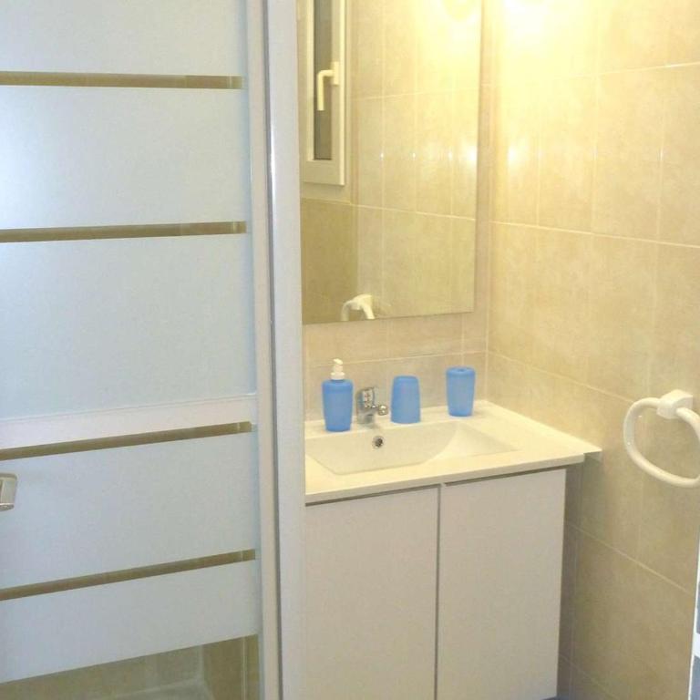 Studio Cabine Climatisé avec Piscine, Terrasse et Parking Privé – Proche Commodités - FR-1-387-137 - Estudio - 15