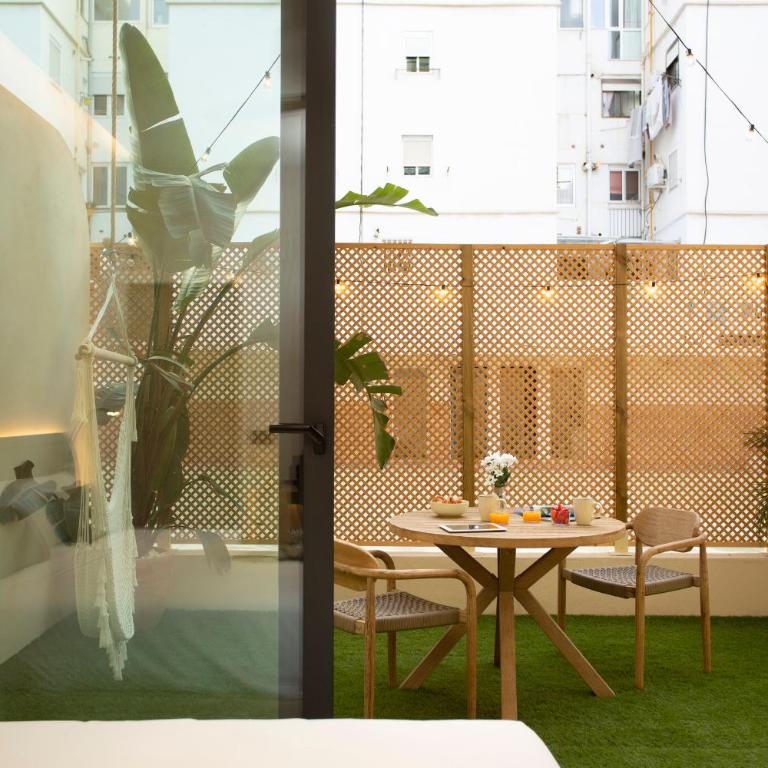 Nomad Haux Mestalla - Double Room with Terrace - 15