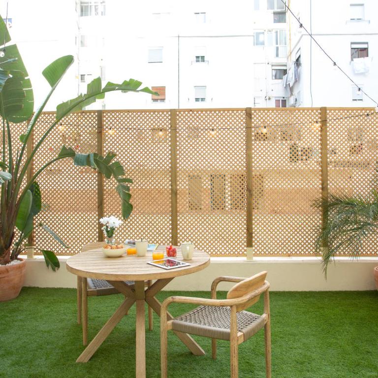 Nomad Haux Mestalla - Double Room with Terrace - 11