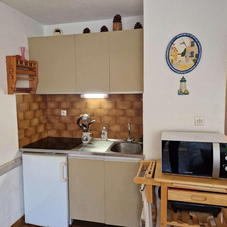 T2 au cœur de Marseillan Plage avec terrasse, parking privé, proche commodités et animaux acceptés - FR-1-387-202 - Appartement - 3