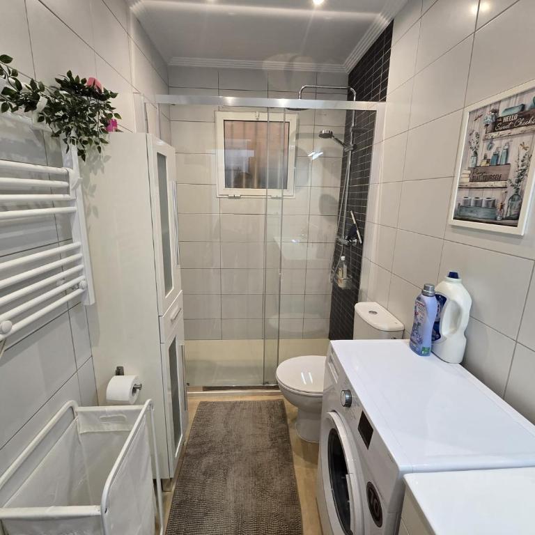 Sunny ground floor apartment with a large terrace and direct access to the pool - Apartamento de 2 dormitorios - 19