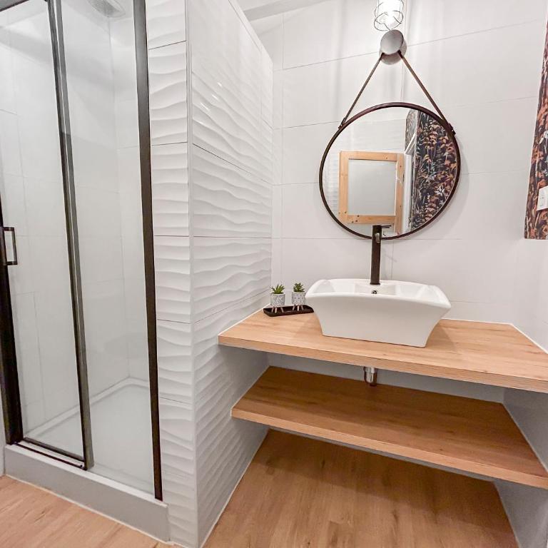 Maison charmante clim et balcon en centre ville - Maison 2 Chambres - 32