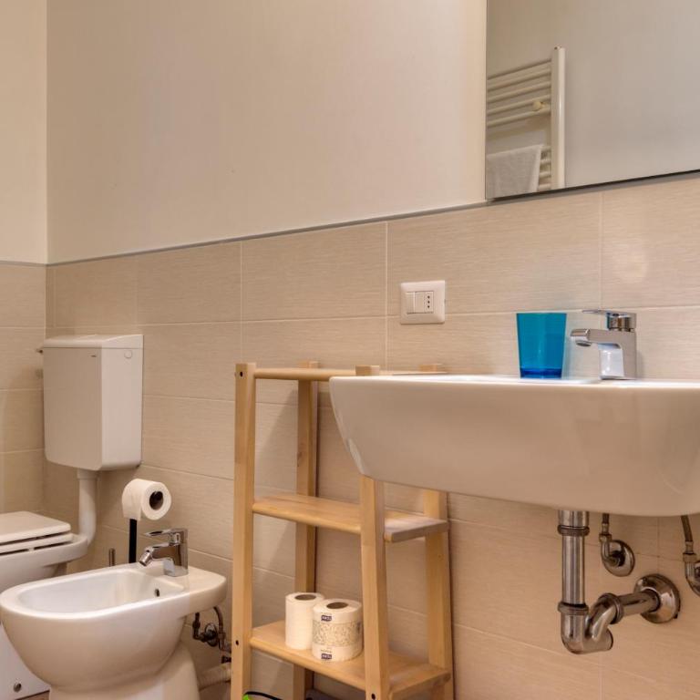 Maison Castelli - Camera Doppia con Letti Singoli con Bagno Privato - 8