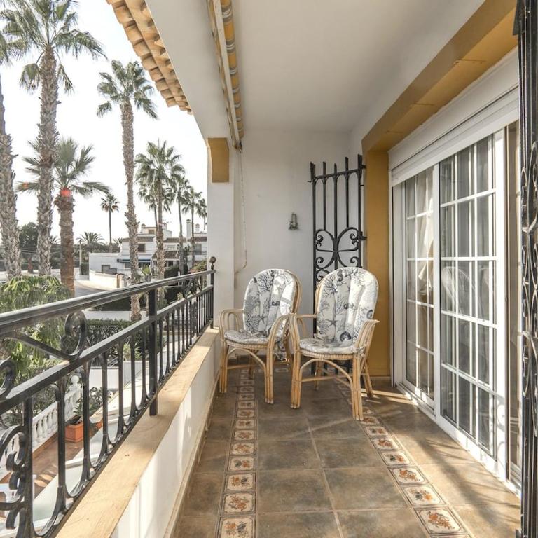 Bright & Spacious 2 Bedroom apartment Villamartin - Apartamento de 2 dormitorios - 9