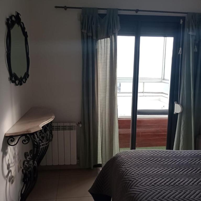 Semipiso de DOS HABITACIONES con terraza y jacuzzi - capacidad 4 personas - Apartamento de 1 dormitorio - 34