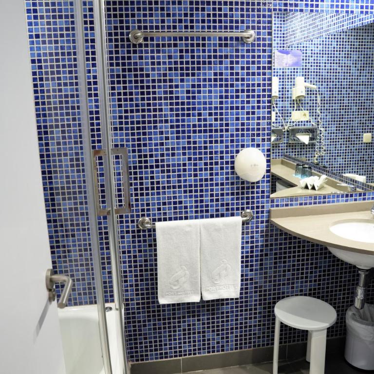 Port Feria Valencia - Quadruple Room (2 Adults) - 4