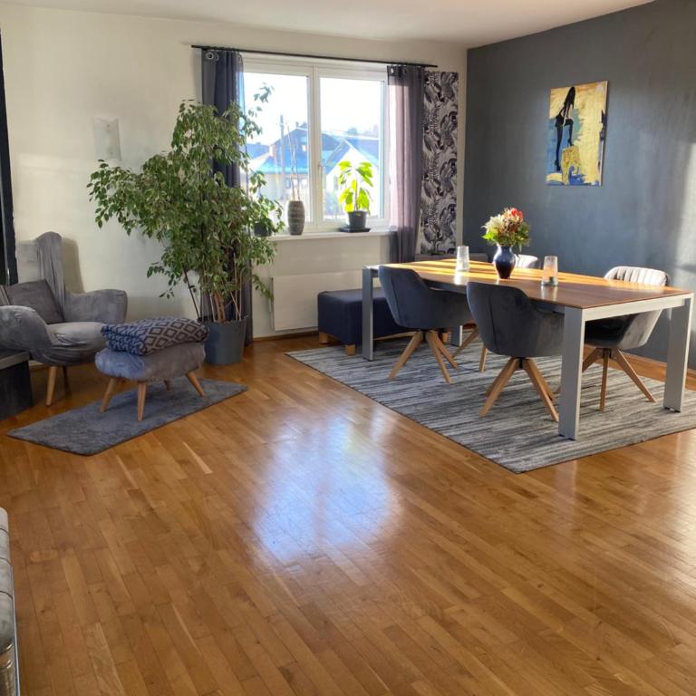 Big Apartment With Balcony - Apartment mit Balkon - 9