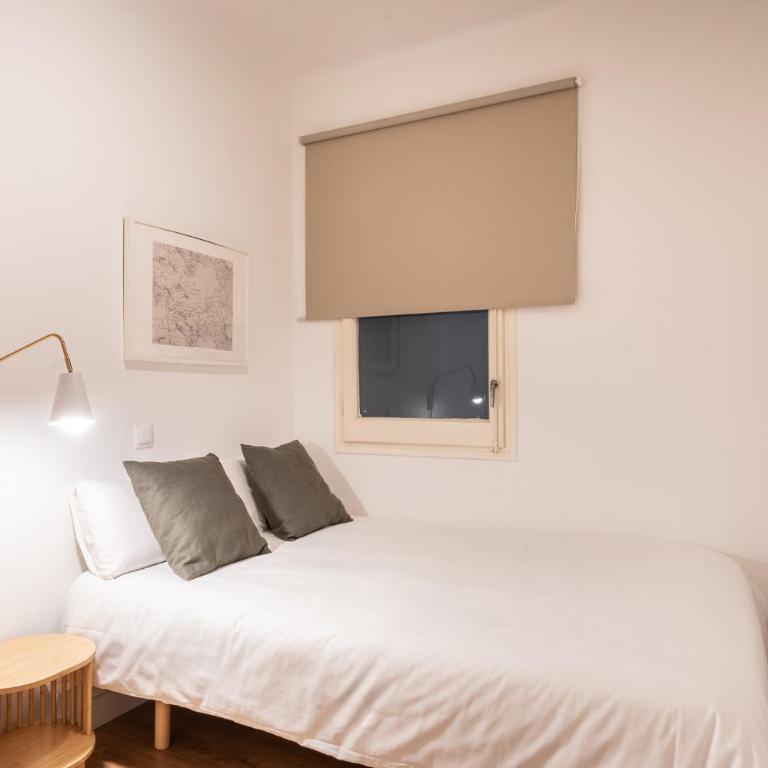 Comfortable Apartment for Groups next to Sagrada Familia, Barcelona - Three-Bedroom Apartment - 19