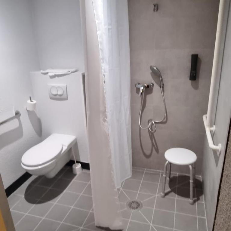B&B HOTEL Cannes Mouans Sartoux - Chambre Double - Accessible aux Personnes à Mobilité Réduite - 1