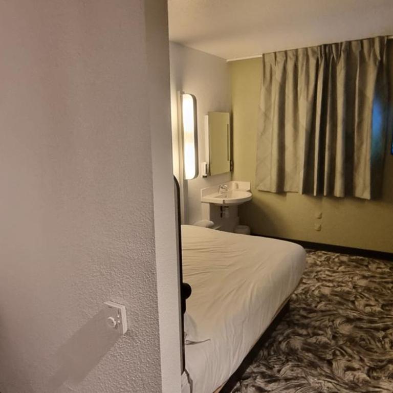 B&B HOTEL Cannes Mouans Sartoux - Chambre Double - Accessible aux Personnes à Mobilité Réduite - 2
