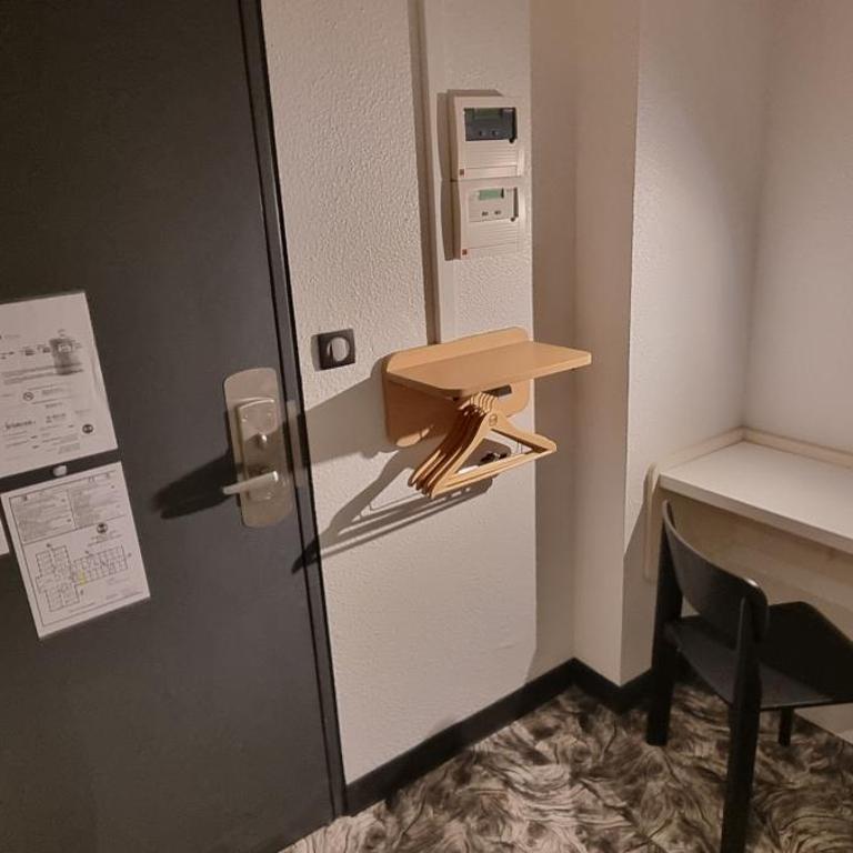 B&B HOTEL Cannes Mouans Sartoux - Chambre Double - Accessible aux Personnes à Mobilité Réduite - 4