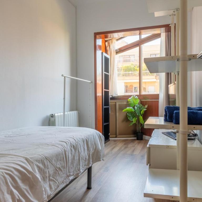 Sagrada Familia views, big and bright apartment - Four-Room Apartment - 19