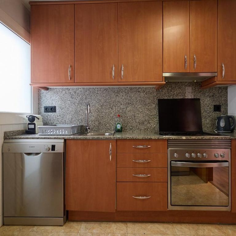 Sagrada Familia views, big and bright apartment - Four-Room Apartment - 20