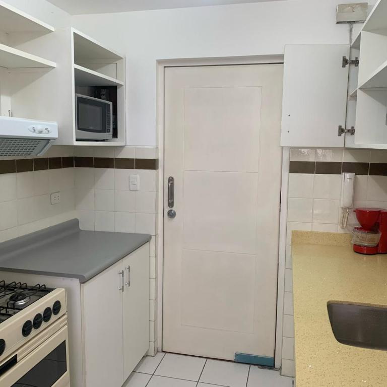 Departamento en Miraflores - Two-Bedroom Apartment - 8