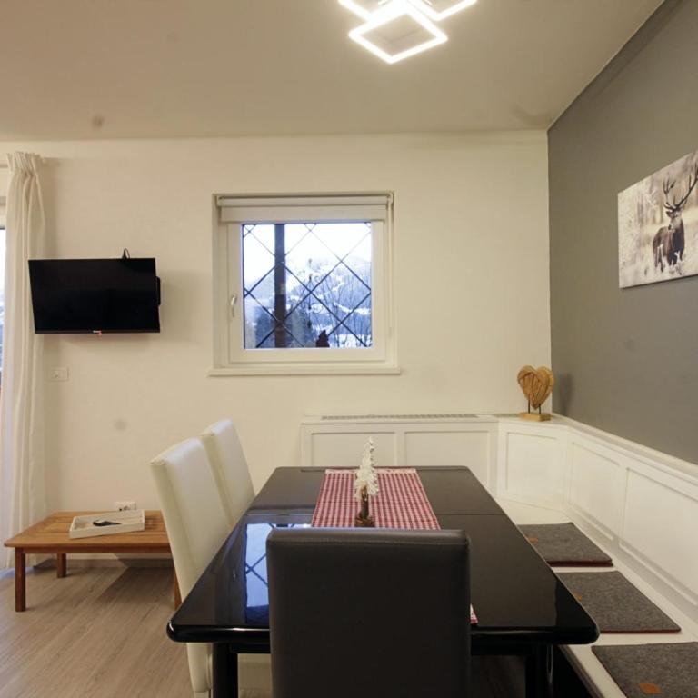CASA 4 PIOPPI - Agenzia Dolomiti Affitti - Appartamento con 2 Camere da Letto - 54