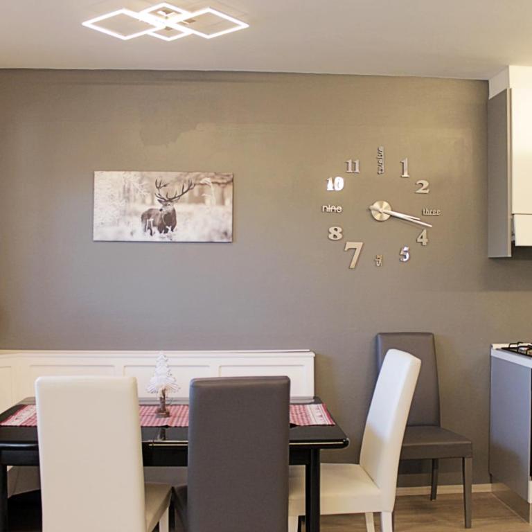 CASA 4 PIOPPI - Agenzia Dolomiti Affitti - Appartamento con 2 Camere da Letto - 57