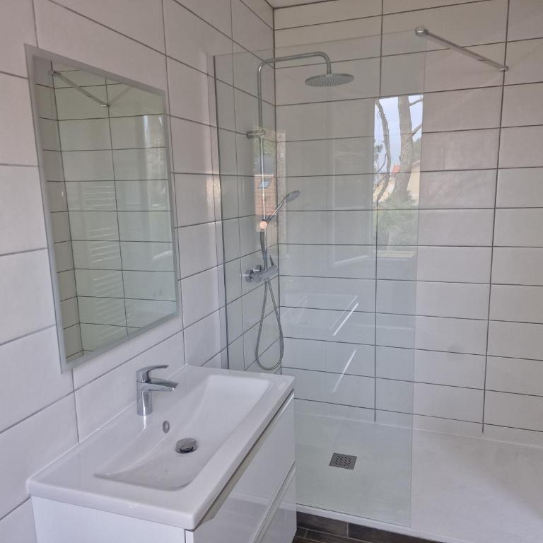 Les Pins grand duplex T5 avec jardin les plages à pied - Apartamento de 3 dormitorios - 17