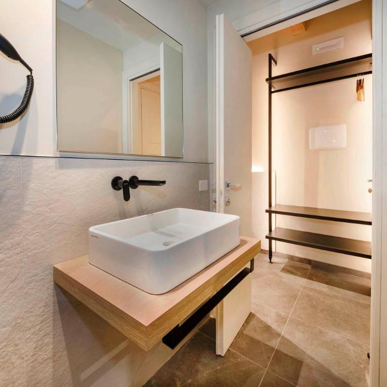 Italianflat - Verona's River, FREE PARKING for car & bike, nature, relax - Camera Matrimoniale con Bagno Privato - 6