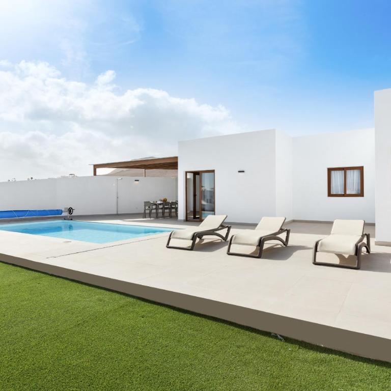 Villa Navya - VipVipVillas - Deluxe Villa - 37