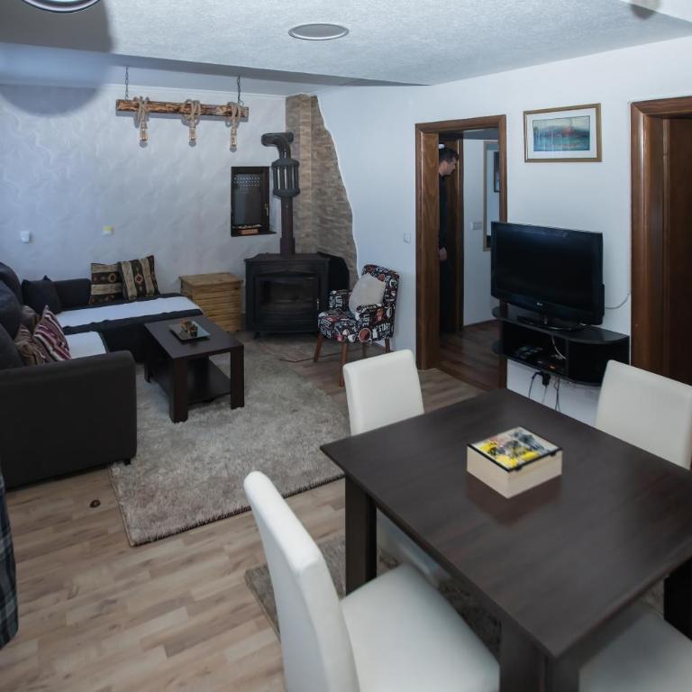 Apartment T&T - Two-Bedroom Apartment - 10