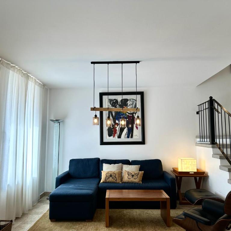 3Bedrooms-5 min Downtown-Wifi-Pool-Jacuzzi-Parking - Three-Bedroom House - 4