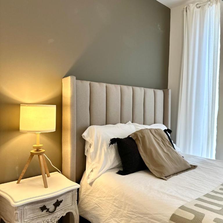 3Bedrooms-5 min Downtown-Wifi-Pool-Jacuzzi-Parking - Three-Bedroom House - 29