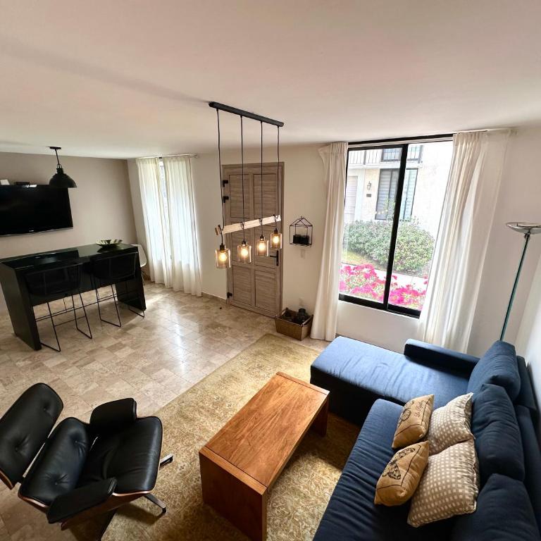 3Bedrooms-5 min Downtown-Wifi-Pool-Jacuzzi-Parking - Three-Bedroom House - 33