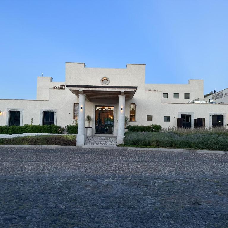3Bedrooms-5 min Downtown-Wifi-Pool-Jacuzzi-Parking - Three-Bedroom House - 51