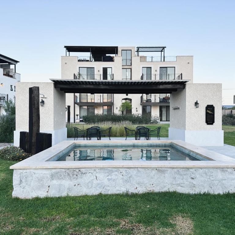 3Bedrooms-5 min Downtown-Wifi-Pool-Jacuzzi-Parking - Three-Bedroom House - 19