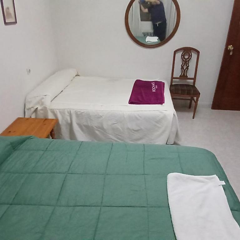 Habitación 4 personas en Toledo - Habitación con cama grande - 15