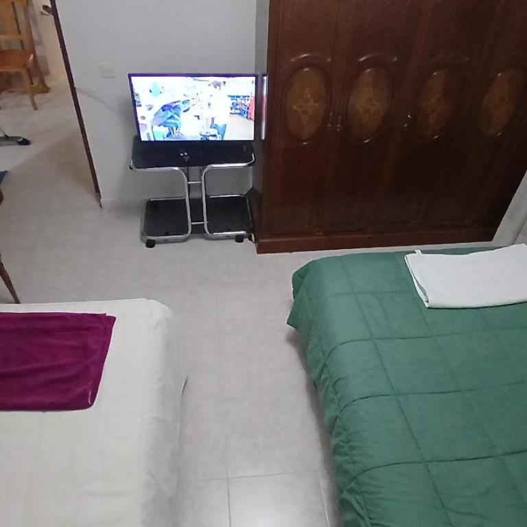 Habitación 4 personas en Toledo - Habitación con cama grande - 10