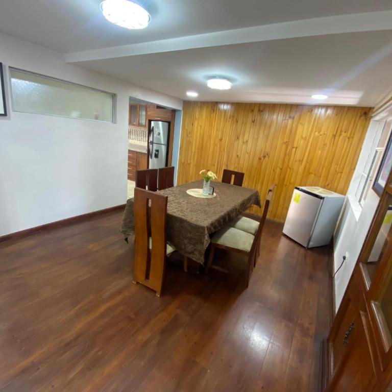 Gigante departamento para 10 personas con dos parqueaderos - Apartamento - 14