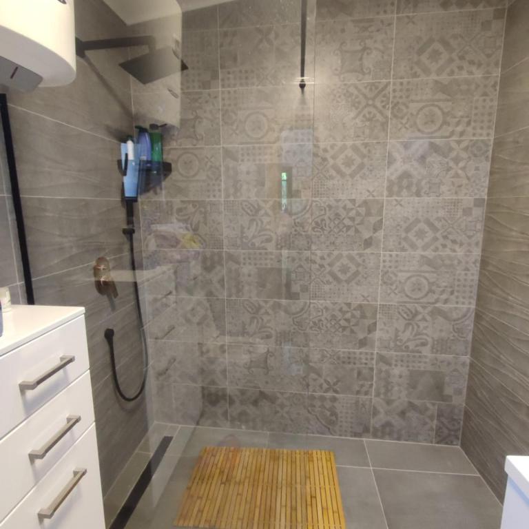 Sarajevo Hills-POOL&JACUZZI private garden Home-Near Old Town - One-Bedroom Apartment - 5