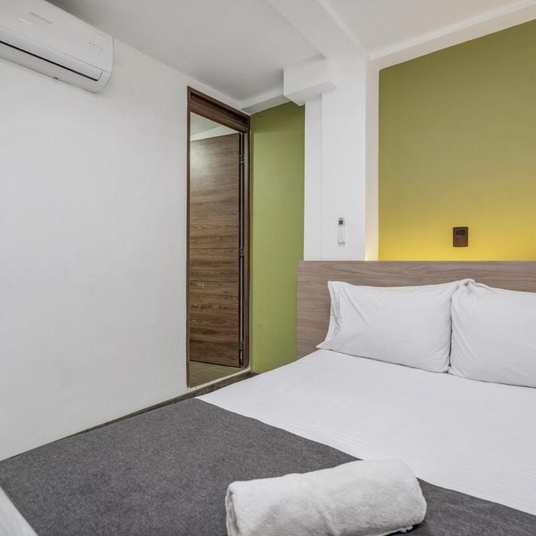Huge PH | Indoor Pool & Jacuzzi, Lleras Park - Apartment - 9