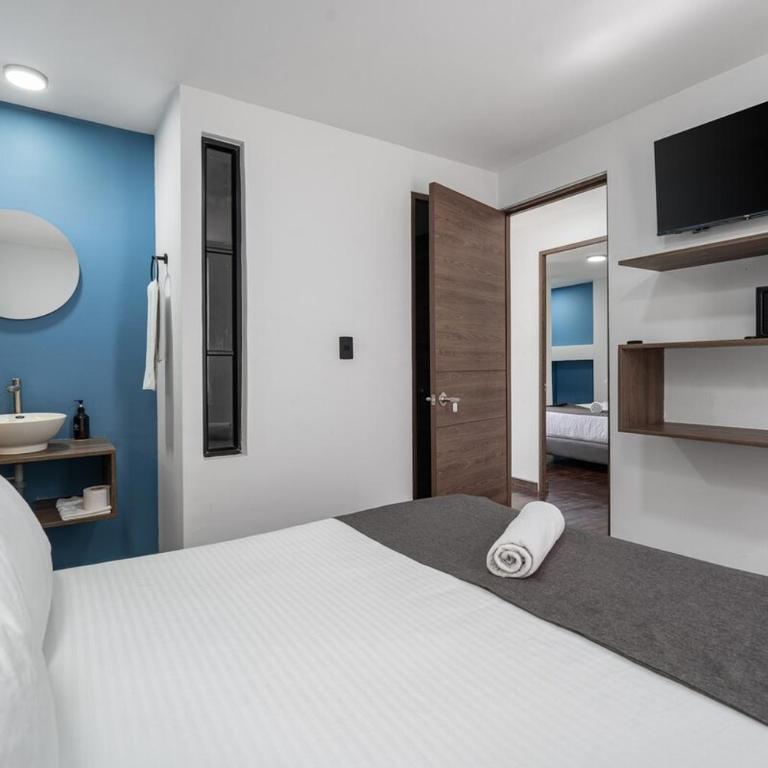 Huge PH | Indoor Pool & Jacuzzi, Lleras Park - Apartment - 40