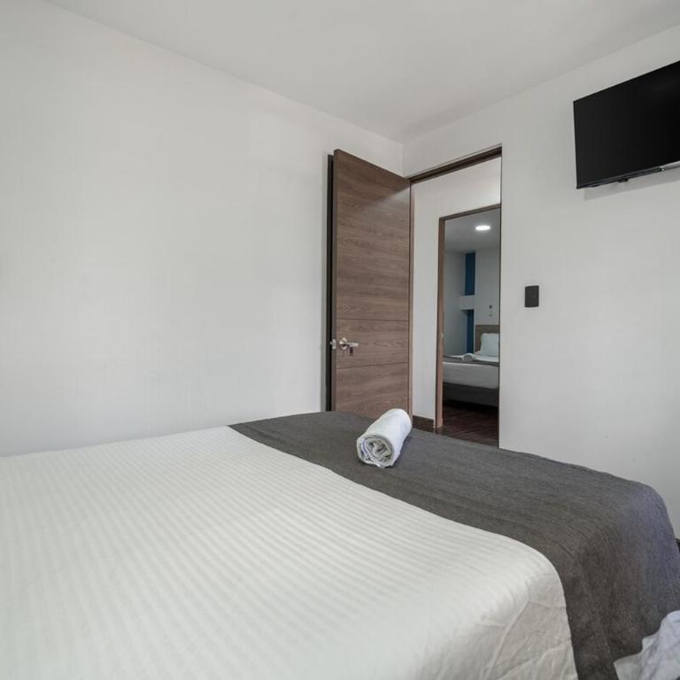 Huge PH | Indoor Pool & Jacuzzi, Lleras Park - Apartment - 41