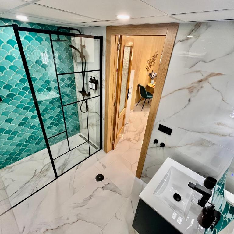 Alicante Central Market Suites - Suite with Terrace - 7
