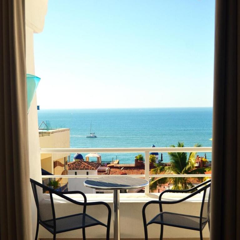 Studio Romantic Zone steps to beach Adults Only - One-Bedroom Apartment - 1