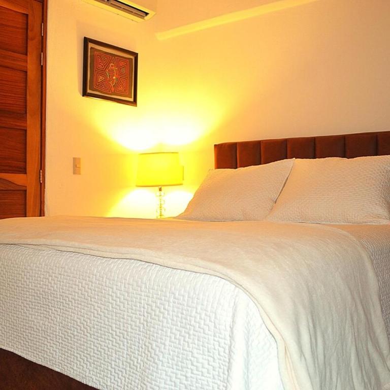 Studio Romantic Zone steps to beach Adults Only - One-Bedroom Apartment - 15