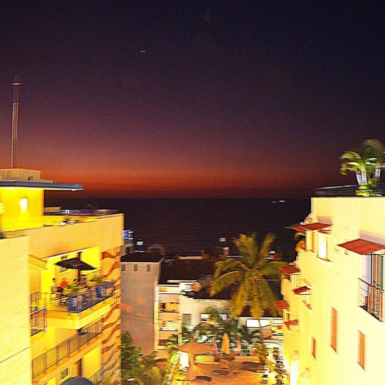Studio Romantic Zone steps to beach Adults Only - One-Bedroom Apartment - 18